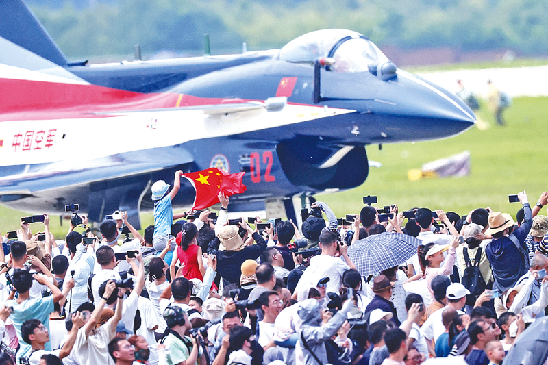 操操操了个骚逼视频长春航空展迎来首个公众日